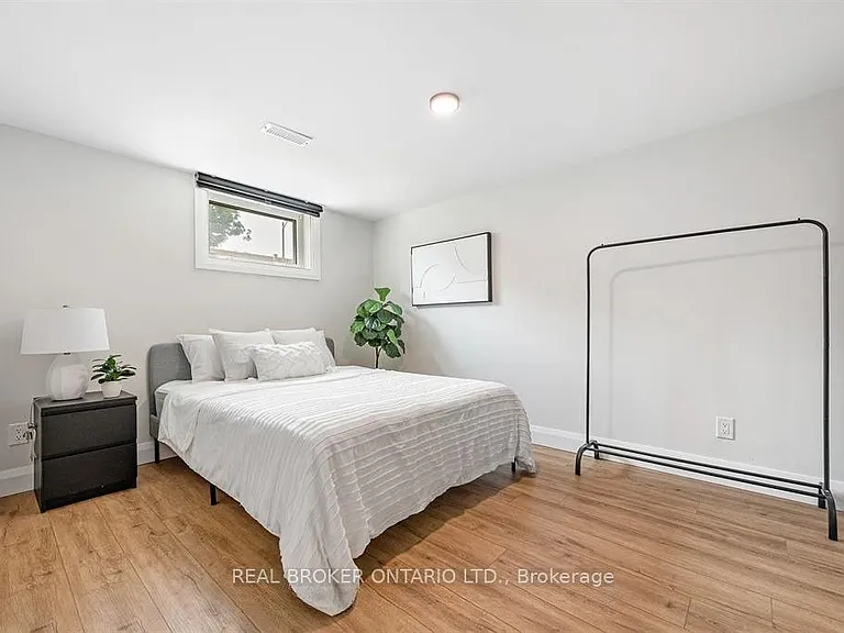 2061 Featherston Dr #2 — Photo 9