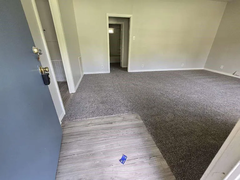1824 Magnolia St — Photo 9