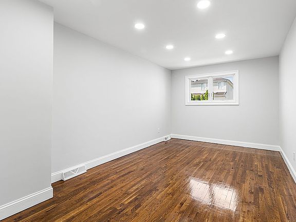 5th image of 2378 E 70th St