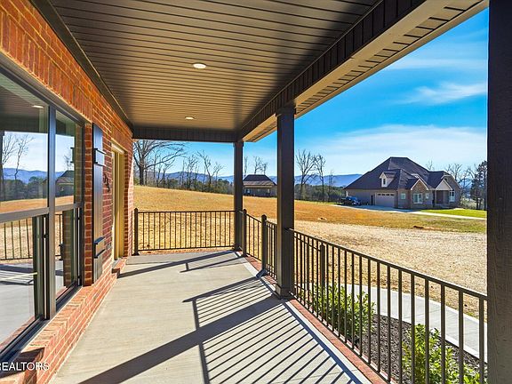 4th image of 235 Charlie Ln