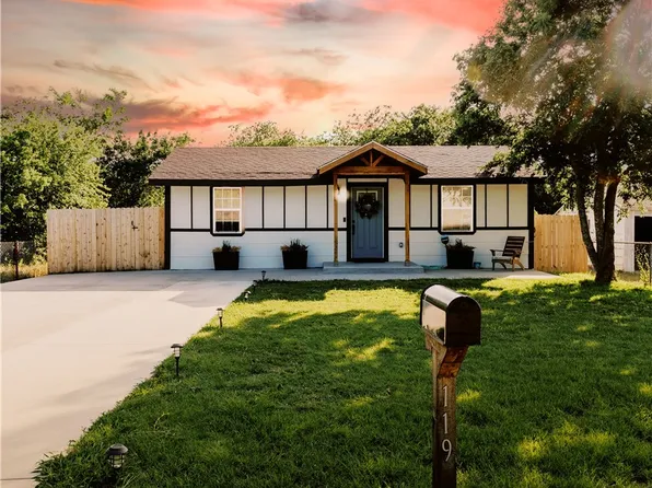 119 Rogers St, Mc Gregor, TX 76657