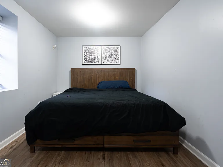 970 Hubbard St SW #2 — Photo 3