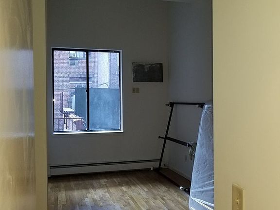 3rd image of 449 W 44th St APT 1C