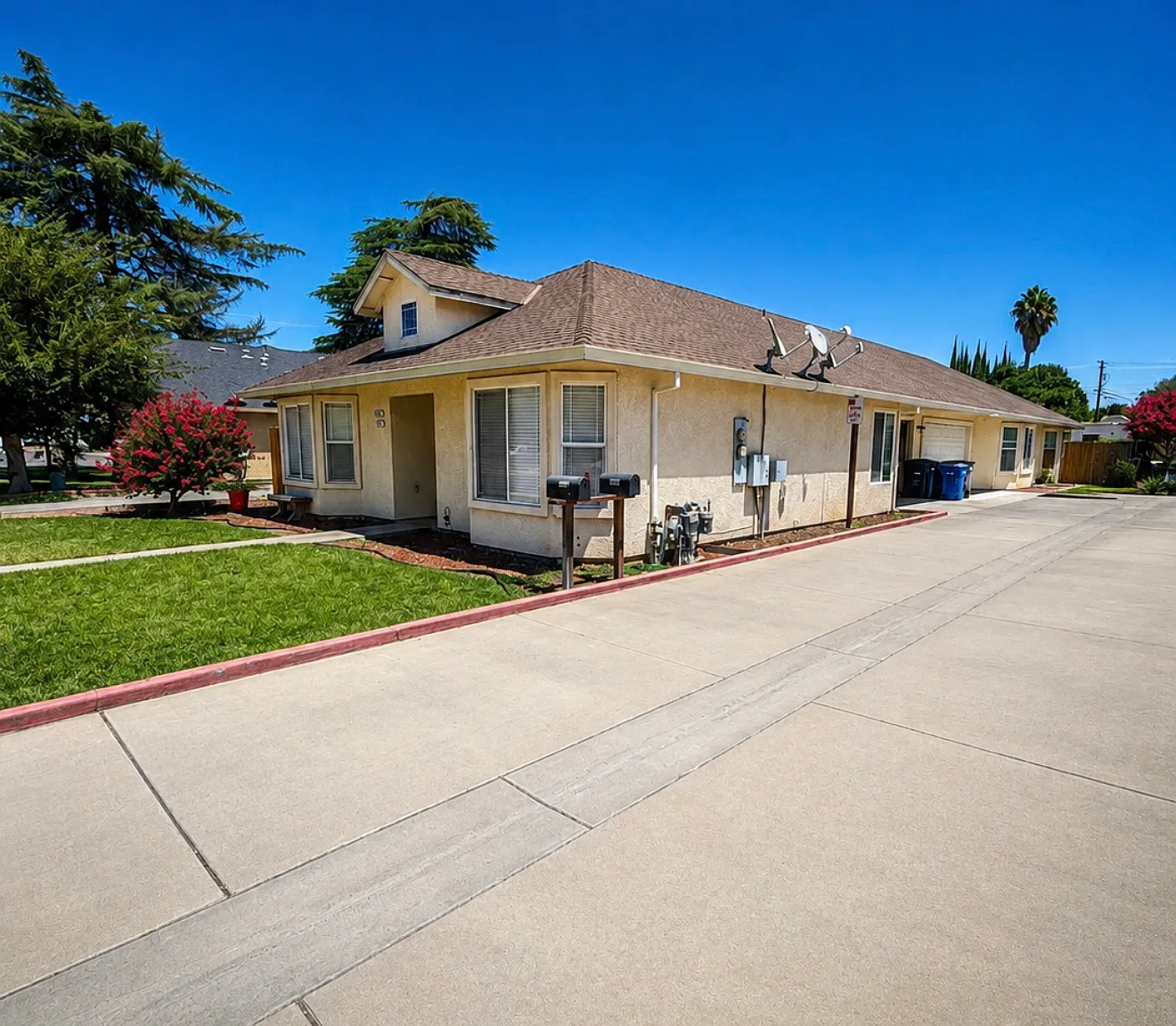 3 bed, $2,500 — Photo 1