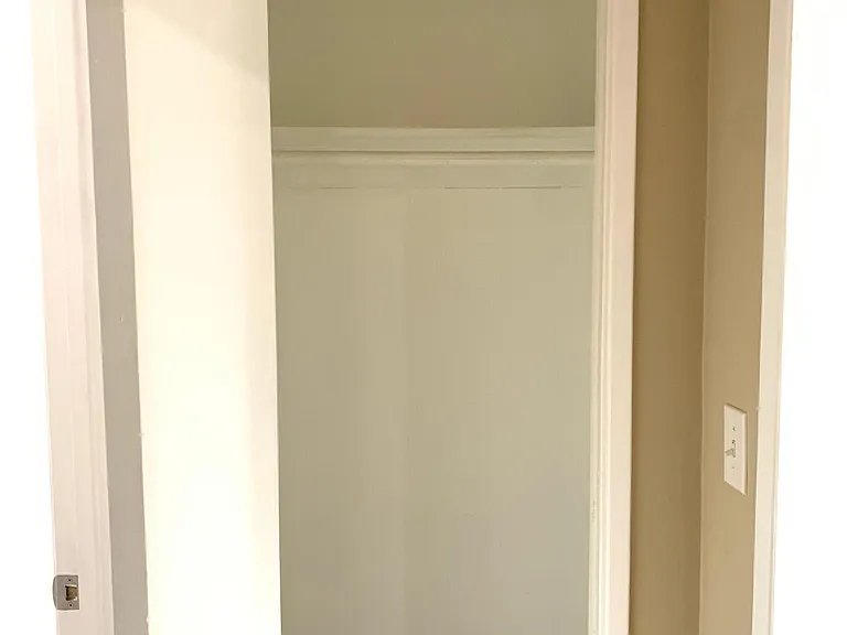 335 N Isabel St #7 — Photo 16