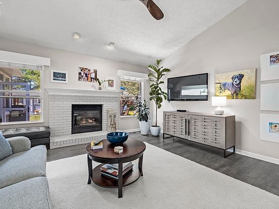 5th image of 214 Oakdale Cir