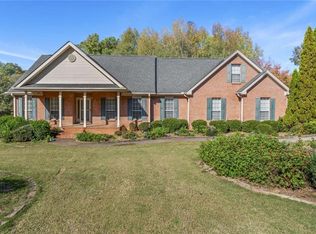 124 Dodgen Rd, Hampton, GA 30228