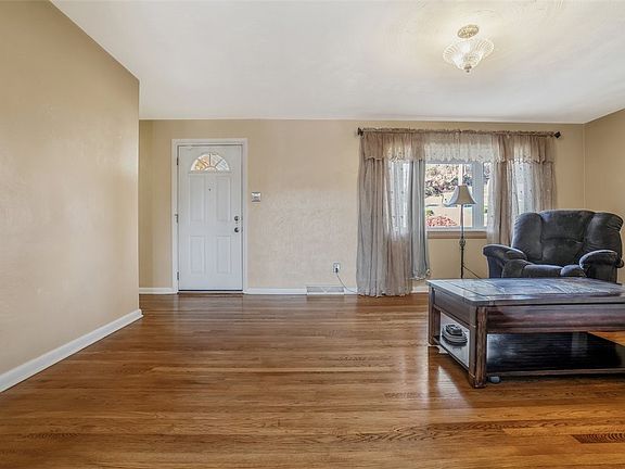 5th image of 439 Atwood Dr