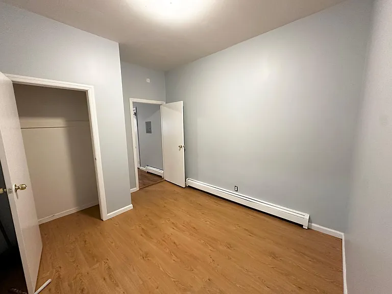 116 Garside St #1F — Photo 9
