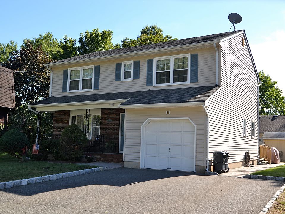 Front w/double wide driveway