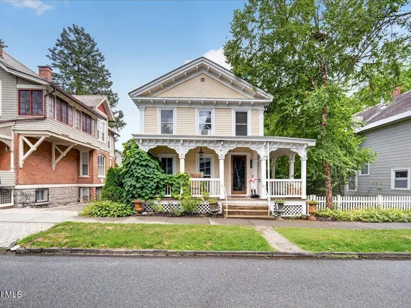 154 Woodlawn Avenue, Saratoga Springs, NY 12866