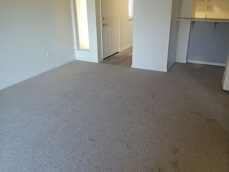1925 Grande Cir — Photo 3