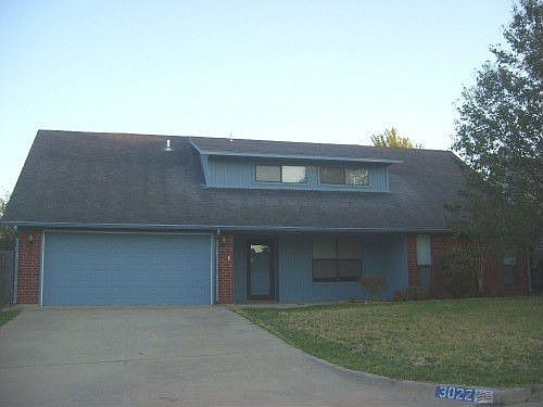 2nd image of 3022 NE Stratford Cir