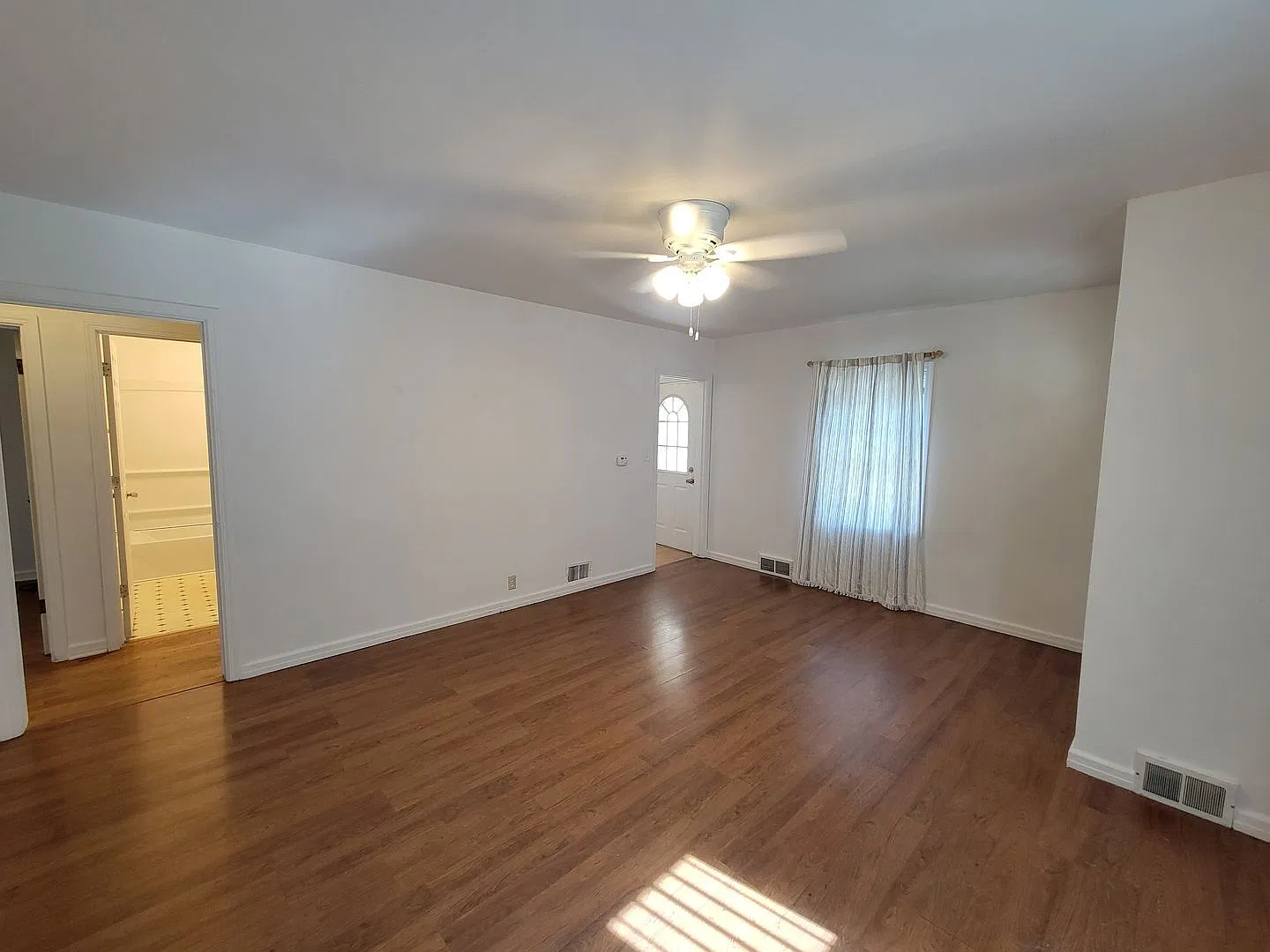 4 Bed 1.5 Bath Home For Rent Near Campus Leasing June 2027-2028 — Photo 4
