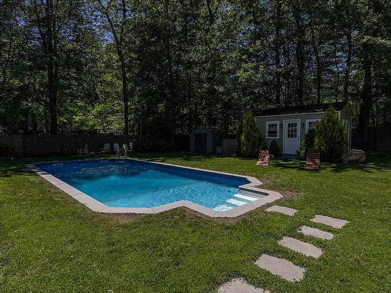 36 Tyrone Dr — Photo 24