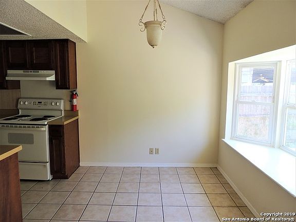 5th image of 3931 Briar Hollow St