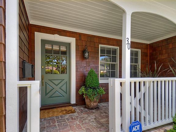 4th image of 30 Woodsworth Ave