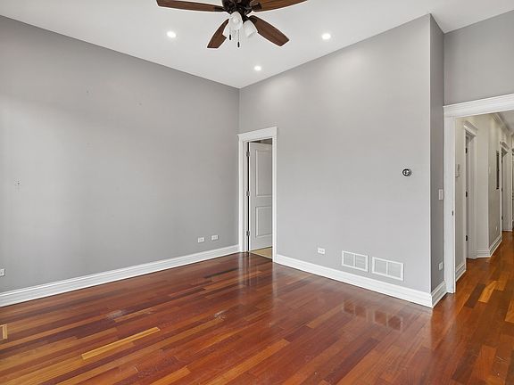 4th image of 1245 N Greenview Ave #2