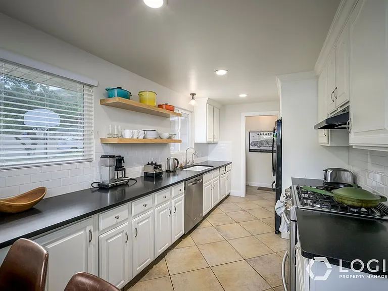 3760 E Millstream Dr — Photo 10