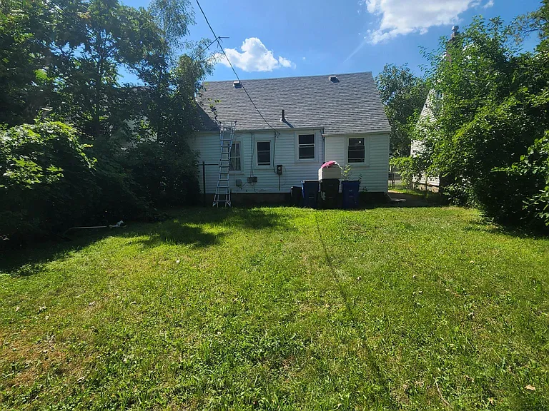 Evergreen Rd — Photo 12