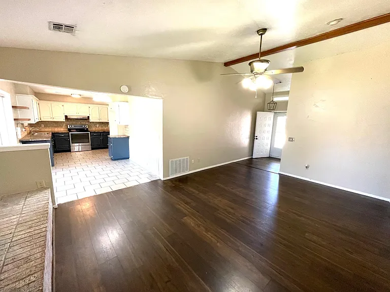 908 Cooper Ln — Photo 9