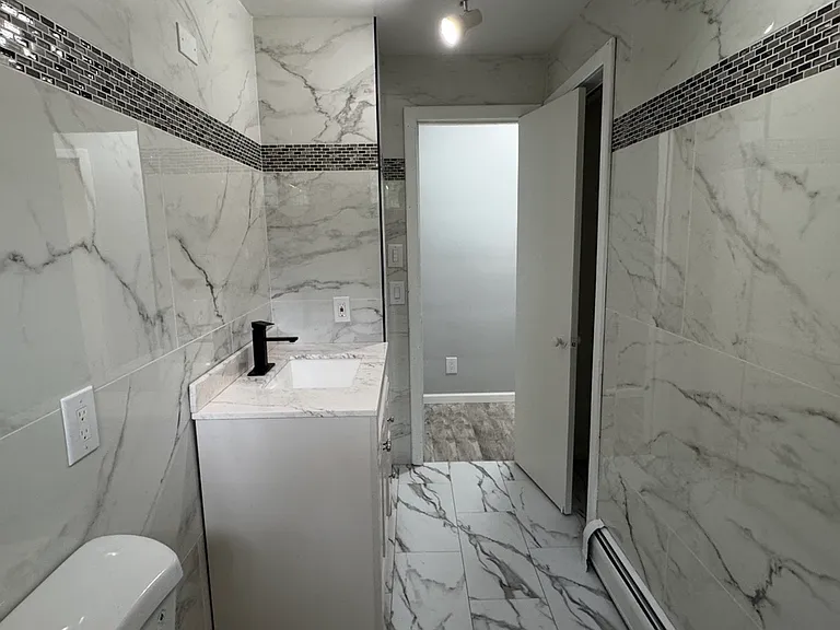 1013 Main St #1 — Photo 10