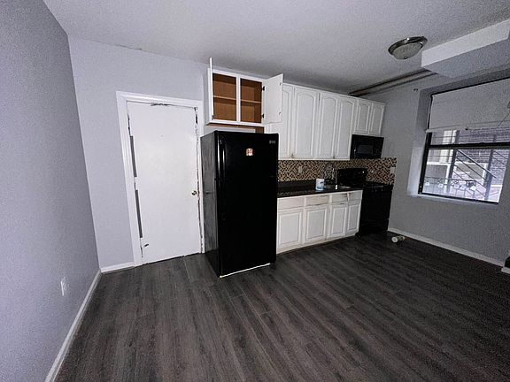 3rd image of 64 Wadsworth Ter APT 2A