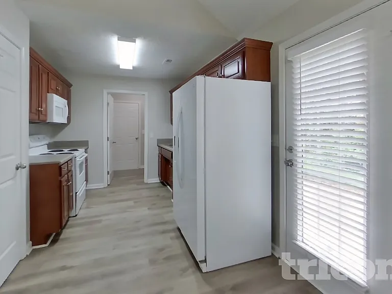 9023 Nevada Ave — Photo 6