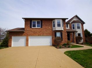 3455 Woodcrest Ct, Bettendorf, IA 52722