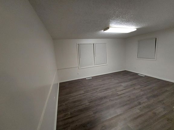 5th image of 212 S Bloomington St Floor A-1