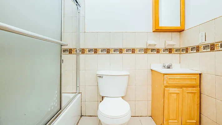 Rented by Nooklyn NYC LLC | media 7