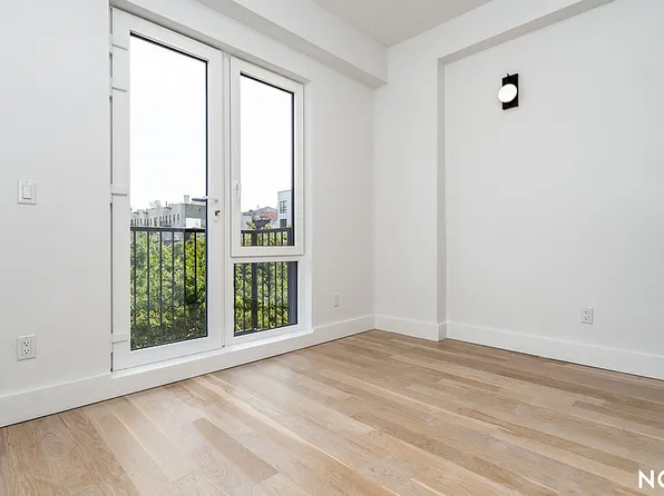 193 Graham Avenue image 1 of 12