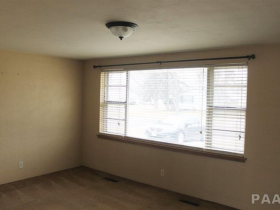 4th image of 2216 W Cashman Ct