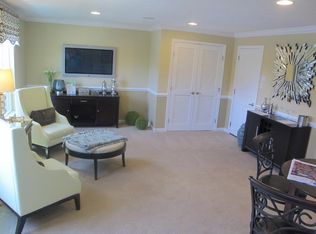 102 Pointe View Dr, Mars, PA 16046