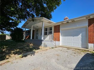 8004 Manor Dr NE, Lanesville, IN 47136
