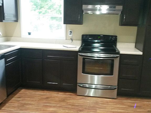 3rd image of 638 Allen Ave