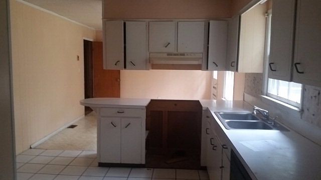 2nd image of 118 Edgewater Dr