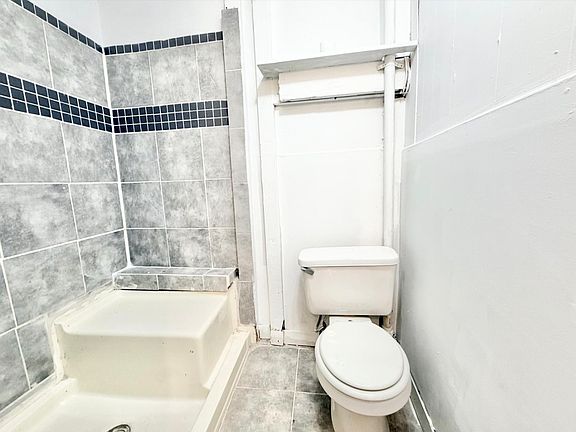 3rd image of 1308 W 13th Ave