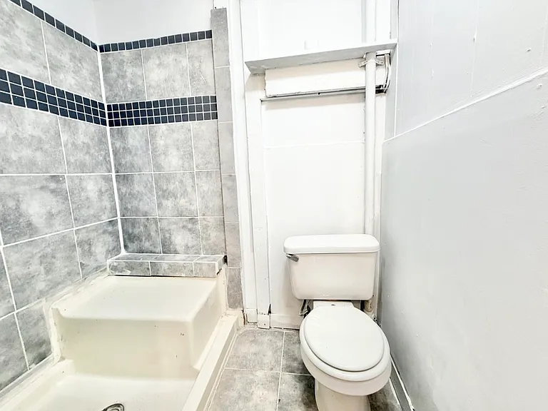 1308 W 13th Ave — Photo 6