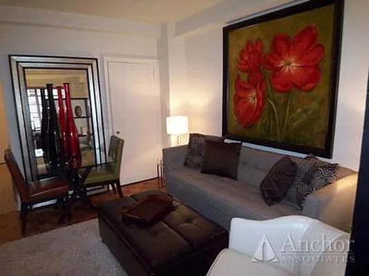 Rented by Anchor Associates | media 8