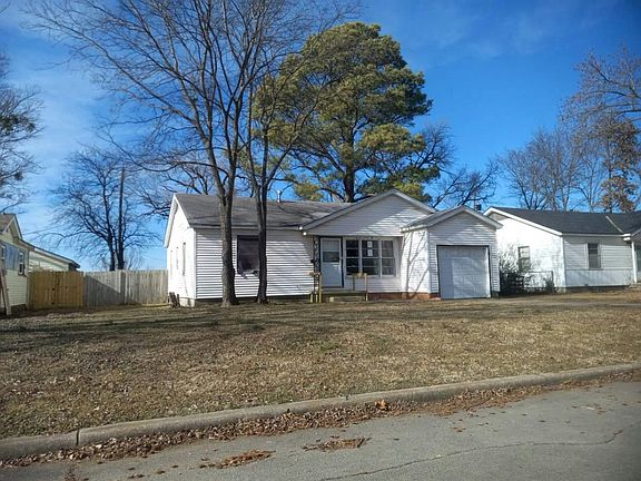 3rd image of 313 S Hamilton Ave