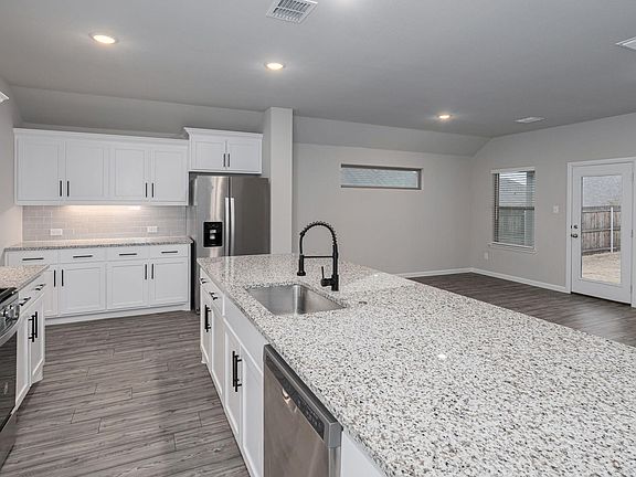 4th image of 491 Morning Dew Ln