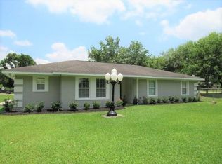 3207 Old Chocolate Bayou Rd, Pearland, TX 77584