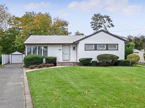 2nd image of 300 Cedar Ln