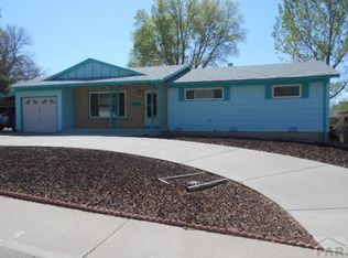18 Caledonia Rd, Pueblo, CO 81001