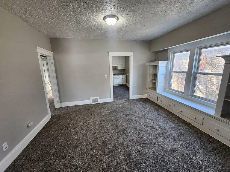 12514 Locke Ave — Photo 8