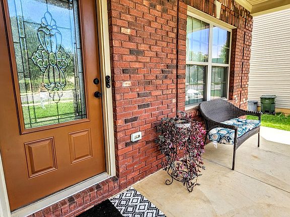 2nd image of 128 Vineland Parkway Dr