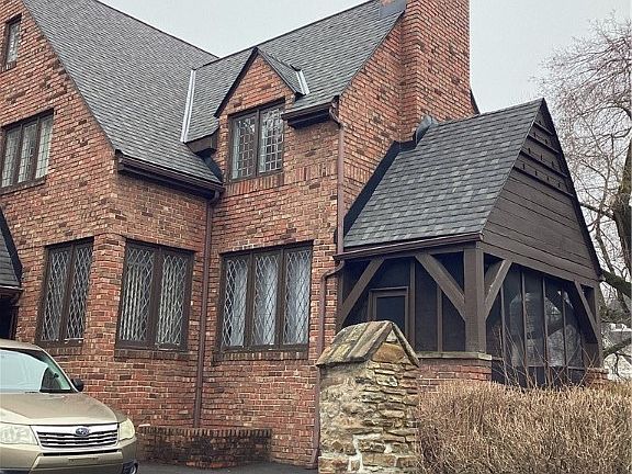 2nd image of 17707 Chagrin Blvd
