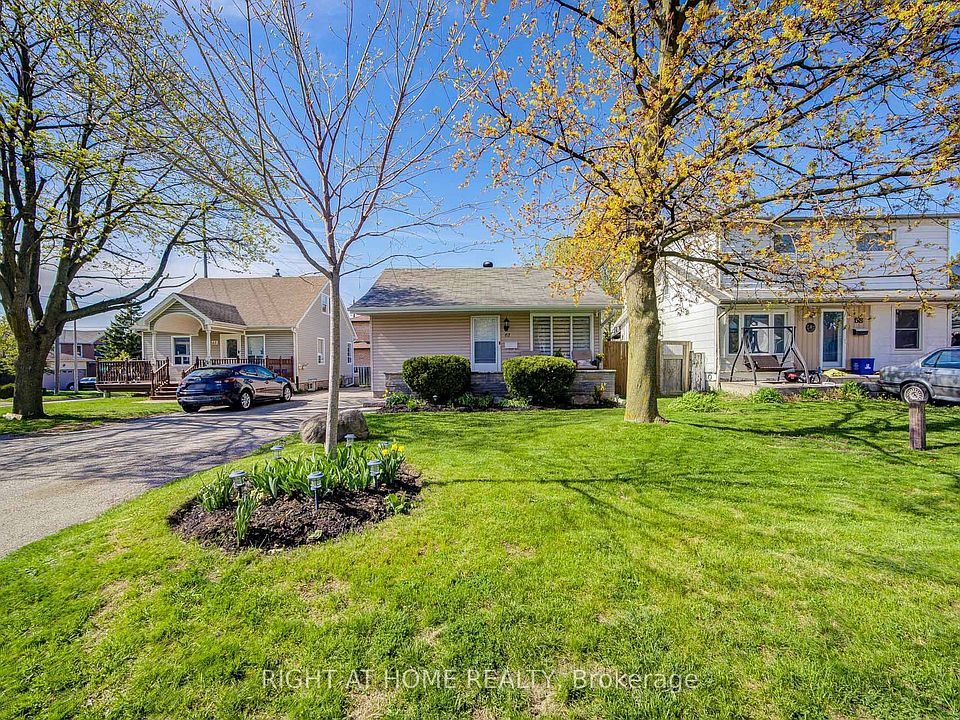 1st image of 61 Beatty Rd