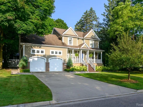 845 Novi St, Northville, MI 48167